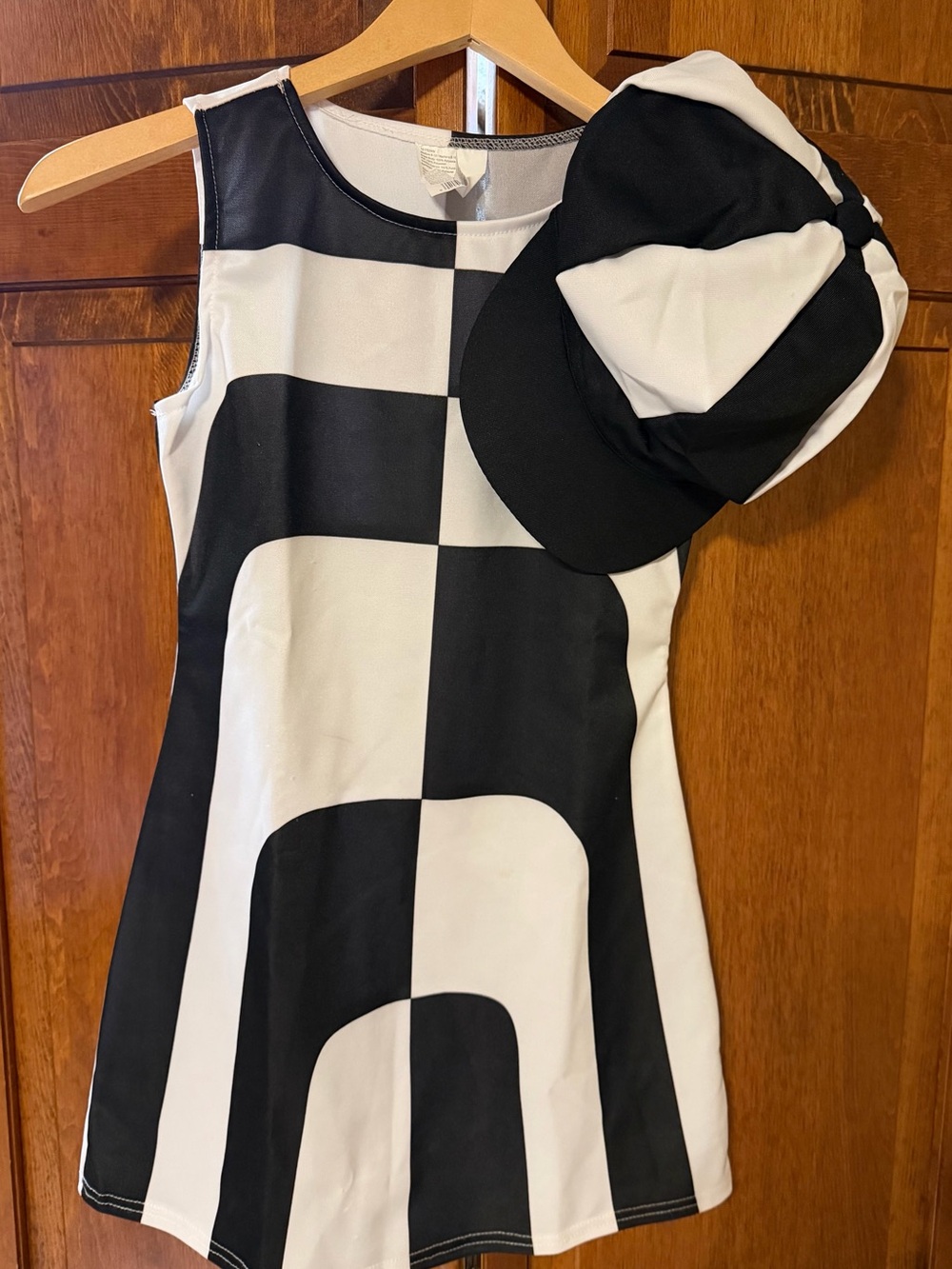 Black & White Graphic Shift Dress with Matching Cap